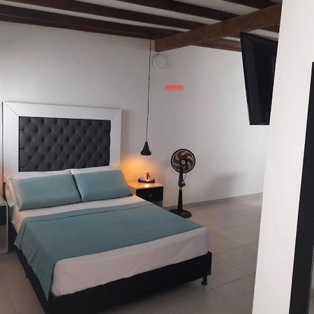 Vip Apartasuites Rosales เมเดยิน ภายนอก รูปภาพ